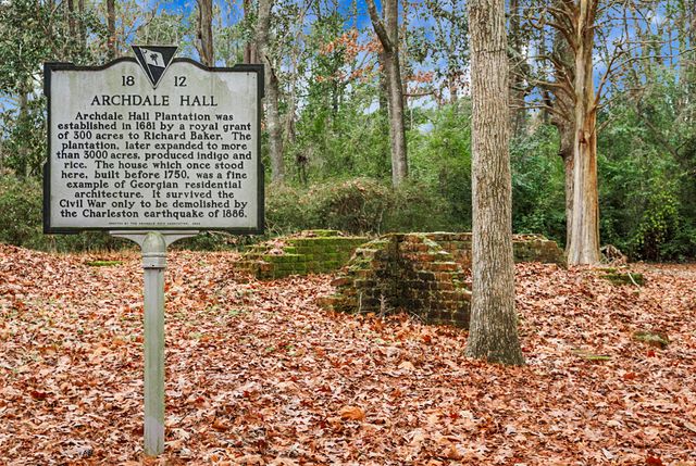 235 Knightsbridge Drive, North Charleston, SC 29418