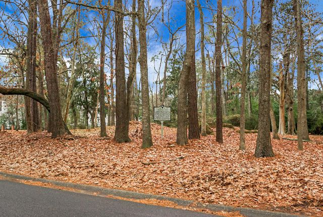 235 Knightsbridge Drive, North Charleston, SC 29418