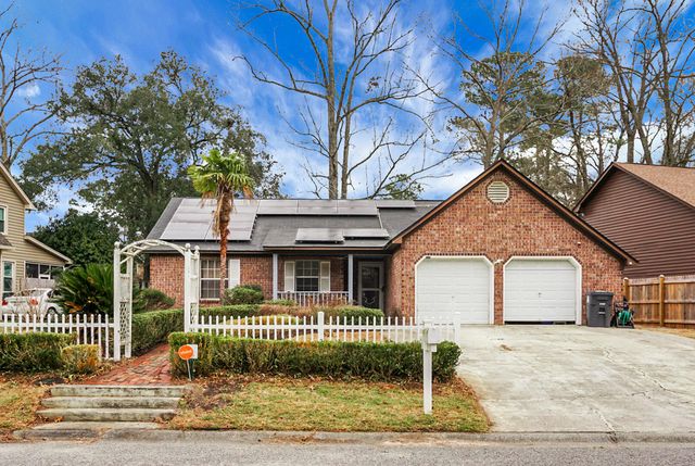 235 Knightsbridge Drive, North Charleston, SC 29418