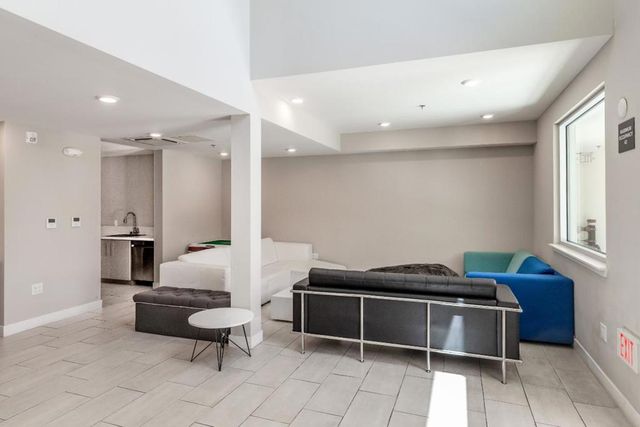 1048 Monroe Street 207, Santa Clara, CA 95050