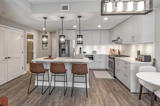 1048 Monroe Street 207, Santa Clara, CA 95050