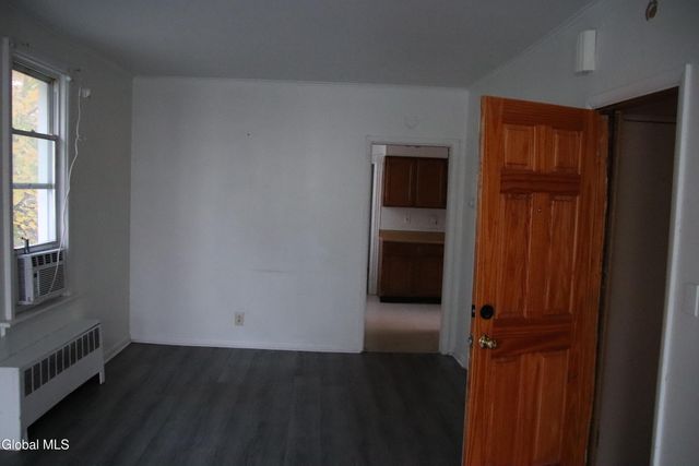 860 Washington Avenue, Albany, NY 12203