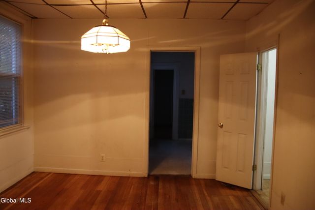 860 Washington Avenue, Albany, NY 12203