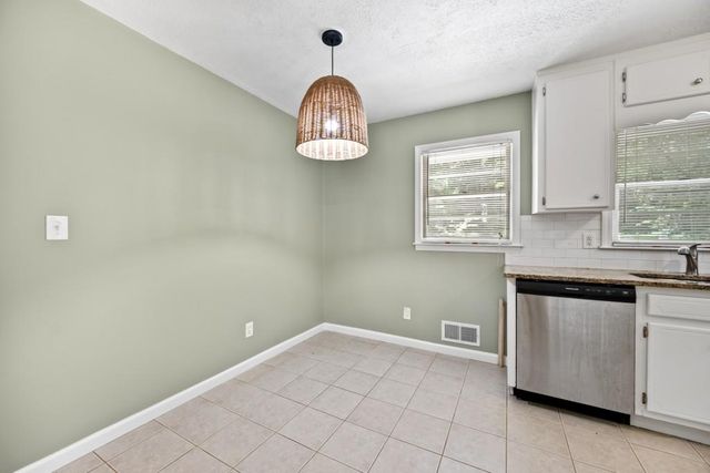 2379 Lakewood Drive NW, Kennesaw, GA 30152