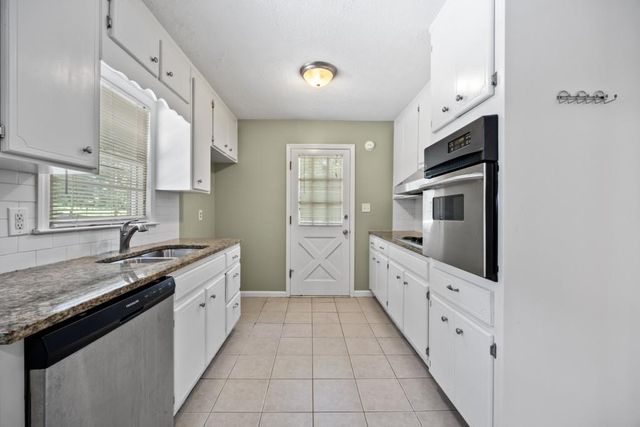 2379 Lakewood Drive NW, Kennesaw, GA 30152