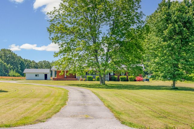 3824 Oakwood Rd, Woodlawn, TN 37191