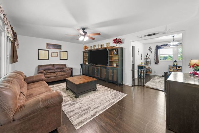 3824 Oakwood Rd, Woodlawn, TN 37191