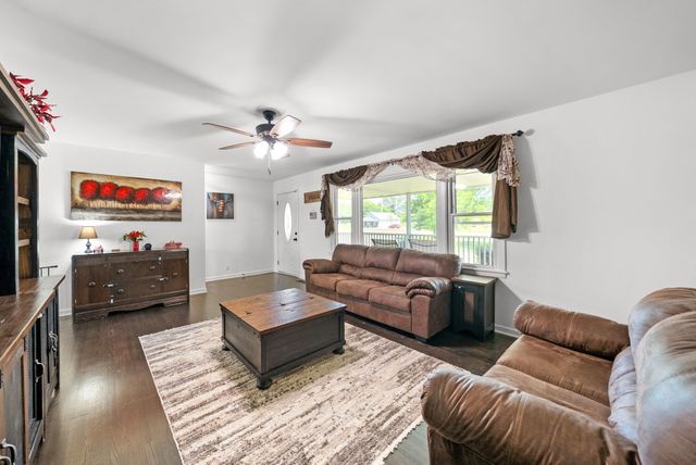 3824 Oakwood Rd, Woodlawn, TN 37191