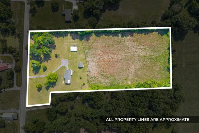 3824 Oakwood Rd, Woodlawn, TN 37191