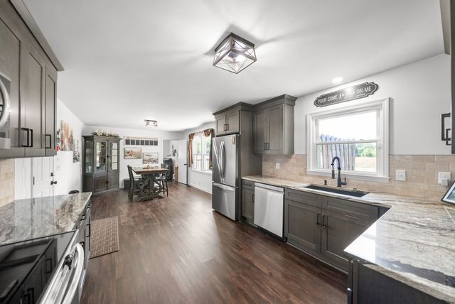 3824 Oakwood Rd, Woodlawn, TN 37191