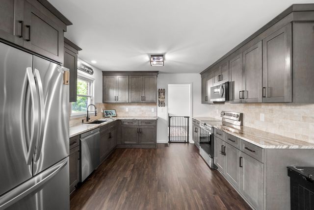 3824 Oakwood Rd, Woodlawn, TN 37191