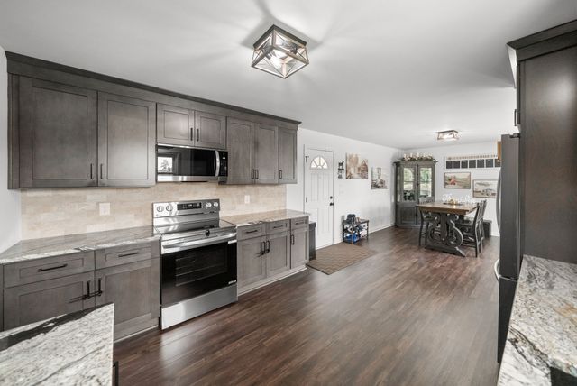 3824 Oakwood Rd, Woodlawn, TN 37191