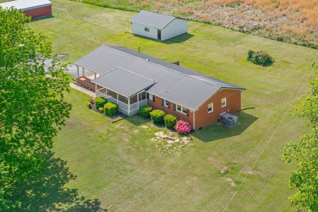 3824 Oakwood Rd, Woodlawn, TN 37191
