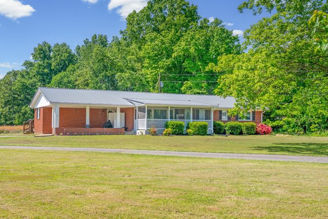 3824 Oakwood Rd, Woodlawn, TN 37191