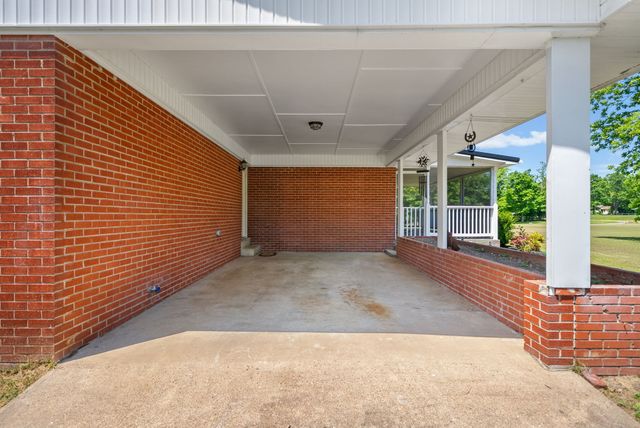 3824 Oakwood Rd, Woodlawn, TN 37191