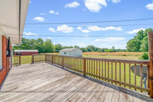 3824 Oakwood Rd, Woodlawn, TN 37191