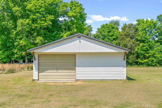3824 Oakwood Rd, Woodlawn, TN 37191
