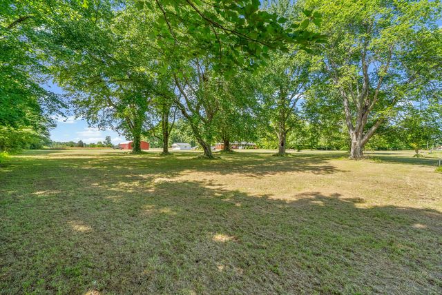 3824 Oakwood Rd, Woodlawn, TN 37191