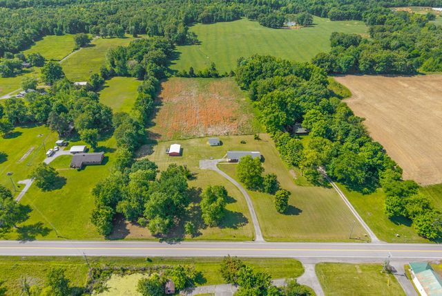 3824 Oakwood Rd, Woodlawn, TN 37191