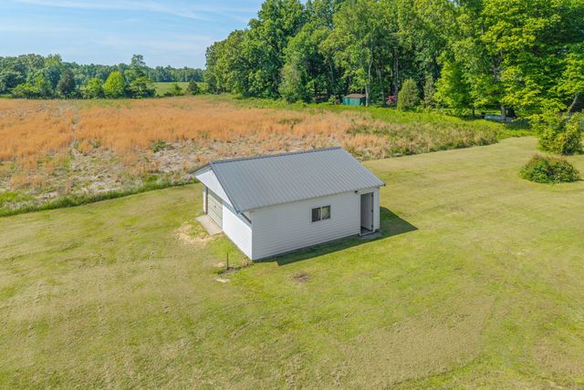 3824 Oakwood Rd, Woodlawn, TN 37191