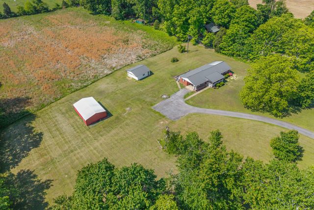 3824 Oakwood Rd, Woodlawn, TN 37191