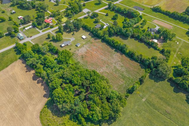 3824 Oakwood Rd, Woodlawn, TN 37191