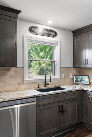 3824 Oakwood Rd, Woodlawn, TN 37191