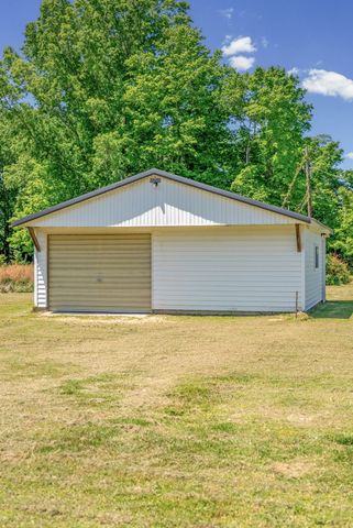 3824 Oakwood Rd, Woodlawn, TN 37191