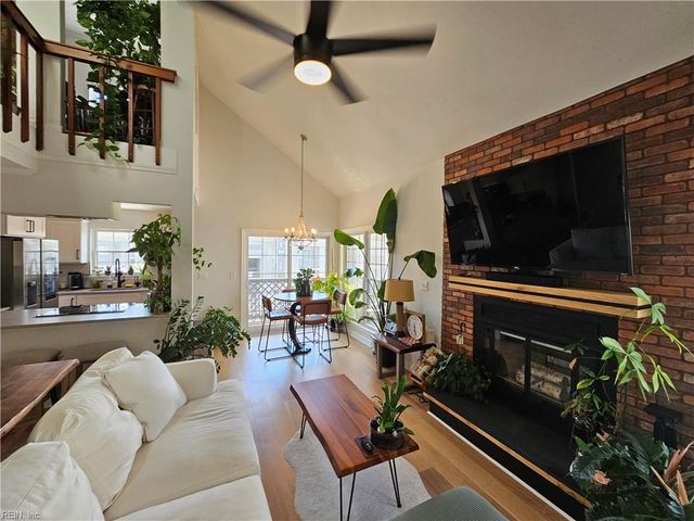 407 Harbour Point PT, Virginia Beach, VA 23451