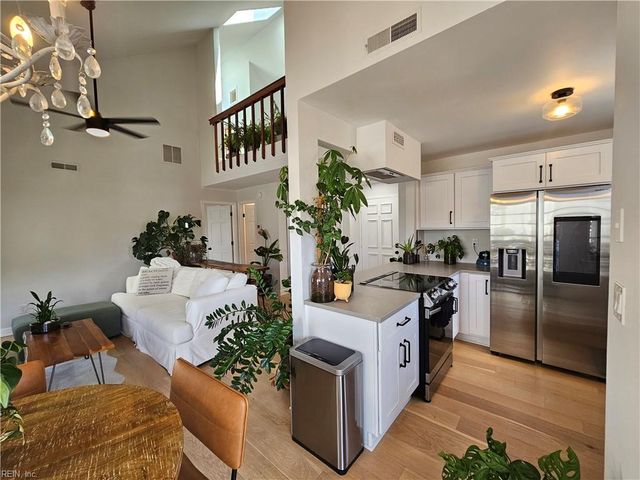 407 Harbour Point PT, Virginia Beach, VA 23451