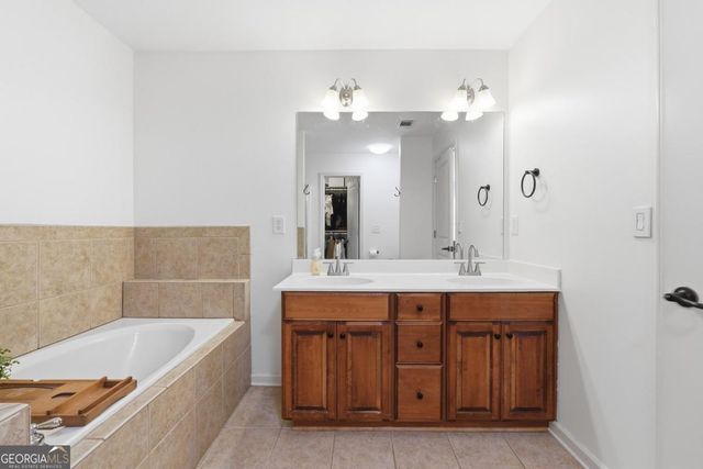 411 Royal Crescent Lane E, Canton, GA 30115