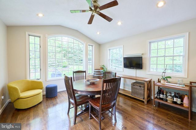 135 CLOVER HILL LN, Wayne, PA 19087