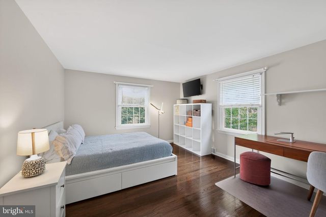135 CLOVER HILL LN, Wayne, PA 19087
