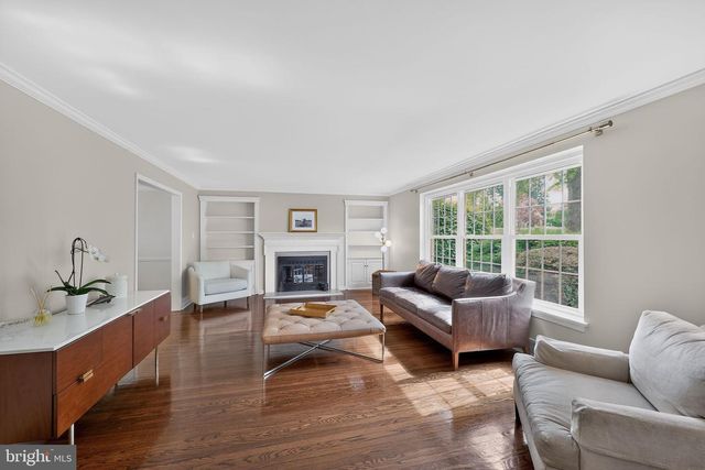 135 CLOVER HILL LN, Wayne, PA 19087