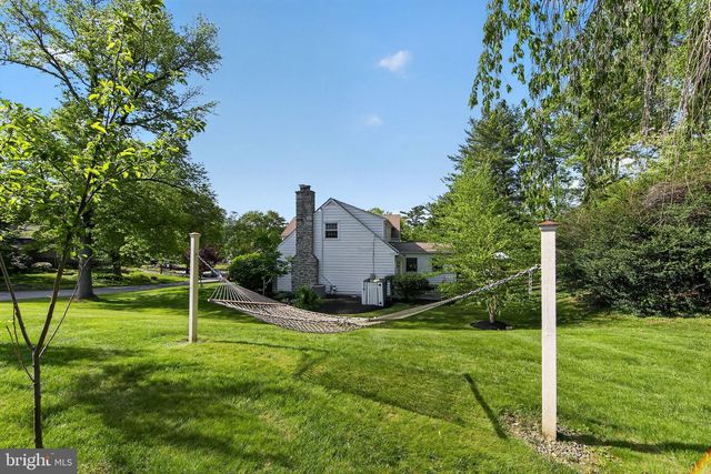 135 CLOVER HILL LN, Wayne, PA 19087