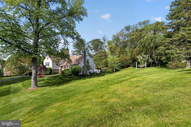 135 CLOVER HILL LN, Wayne, PA 19087