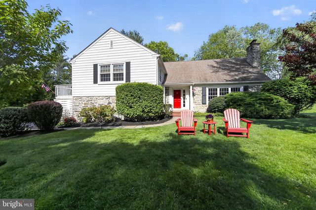 135 CLOVER HILL LN, Wayne, PA 19087