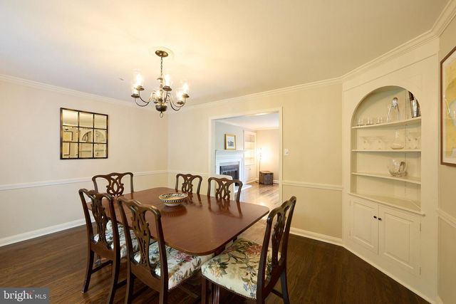 135 CLOVER HILL LN, Wayne, PA 19087