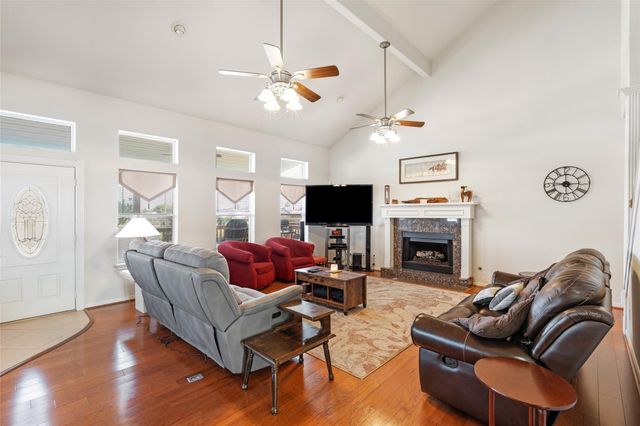 5 S Pintail Street, La Marque, TX 77568