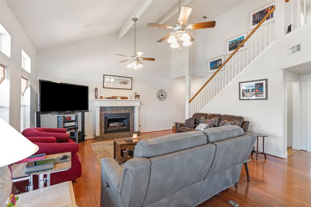 5 S Pintail Street, La Marque, TX 77568