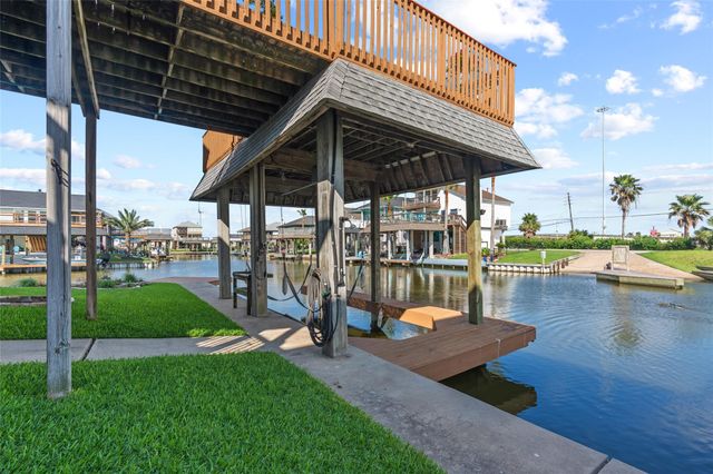 5 S Pintail Street, La Marque, TX 77568
