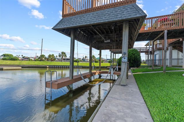 5 S Pintail Street, La Marque, TX 77568