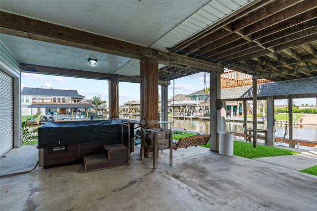 5 S Pintail Street, La Marque, TX 77568