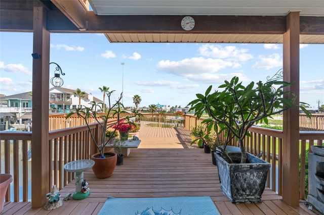 5 S Pintail Street, La Marque, TX 77568