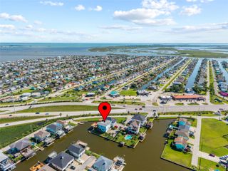 5 S Pintail Street, La Marque, TX 77568