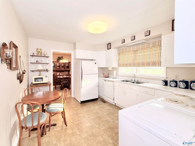 1723 Dianne Street SW, Decatur, AL 35601