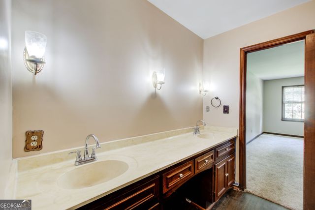 4576 Ashington Drive, Snellville, GA 30039