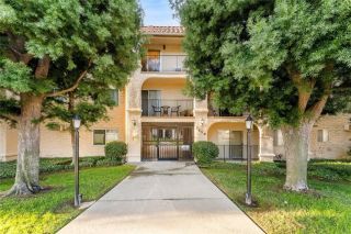 3010 Montrose Avenue 26, La Crescenta, CA 91214