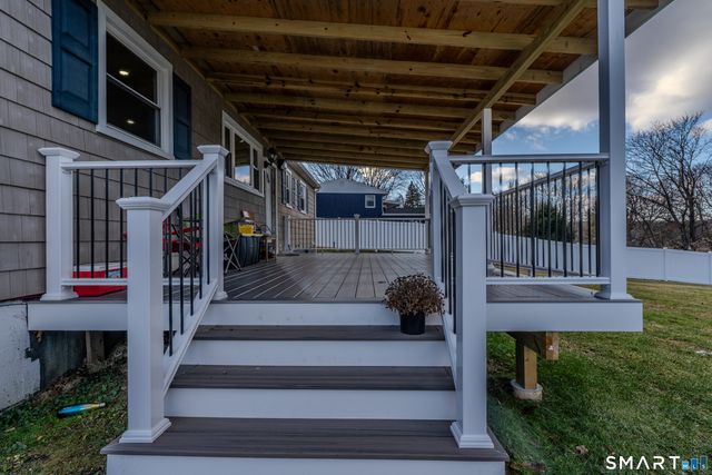 24 Park Lane West, New Milford, CT 06776