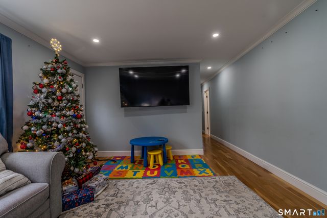 24 Park Lane West, New Milford, CT 06776